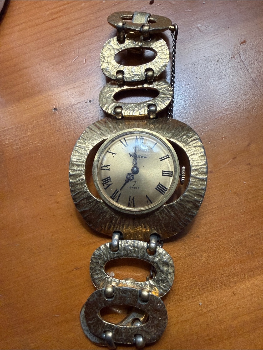 Vintage Gold-Tone Decorative Wall Clock Bracelet Style